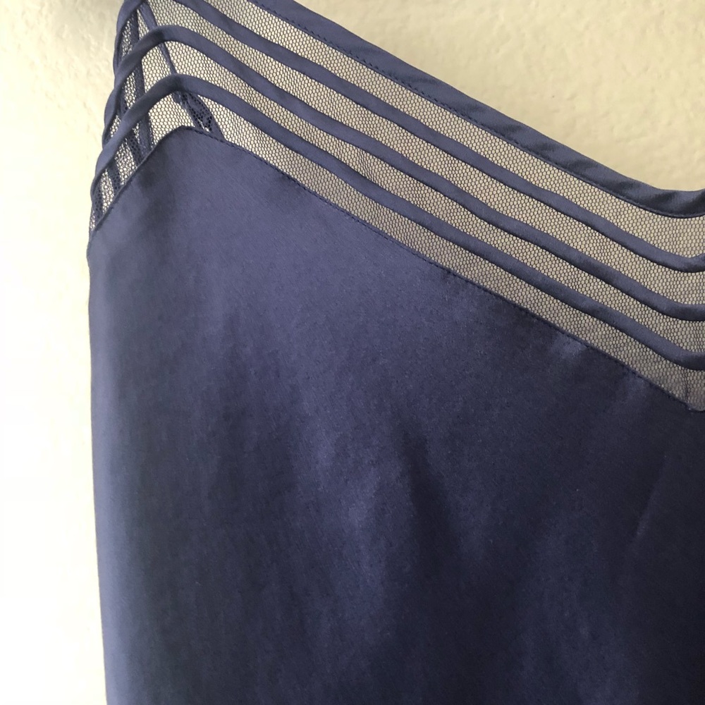 SOLD Victoria’s Secret 100% Silk Purple Slip - Picture 4 of 5